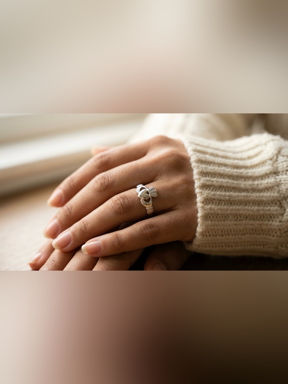 Vintage Sterling Silver Claddagh Ring Made in Ireland Irish Jewelry Tested - Picture 4 of 7